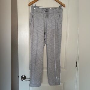 Lululemon On The Fly Pant Women’s Size 6 Black 27” Inseam Travel Work Athleisure